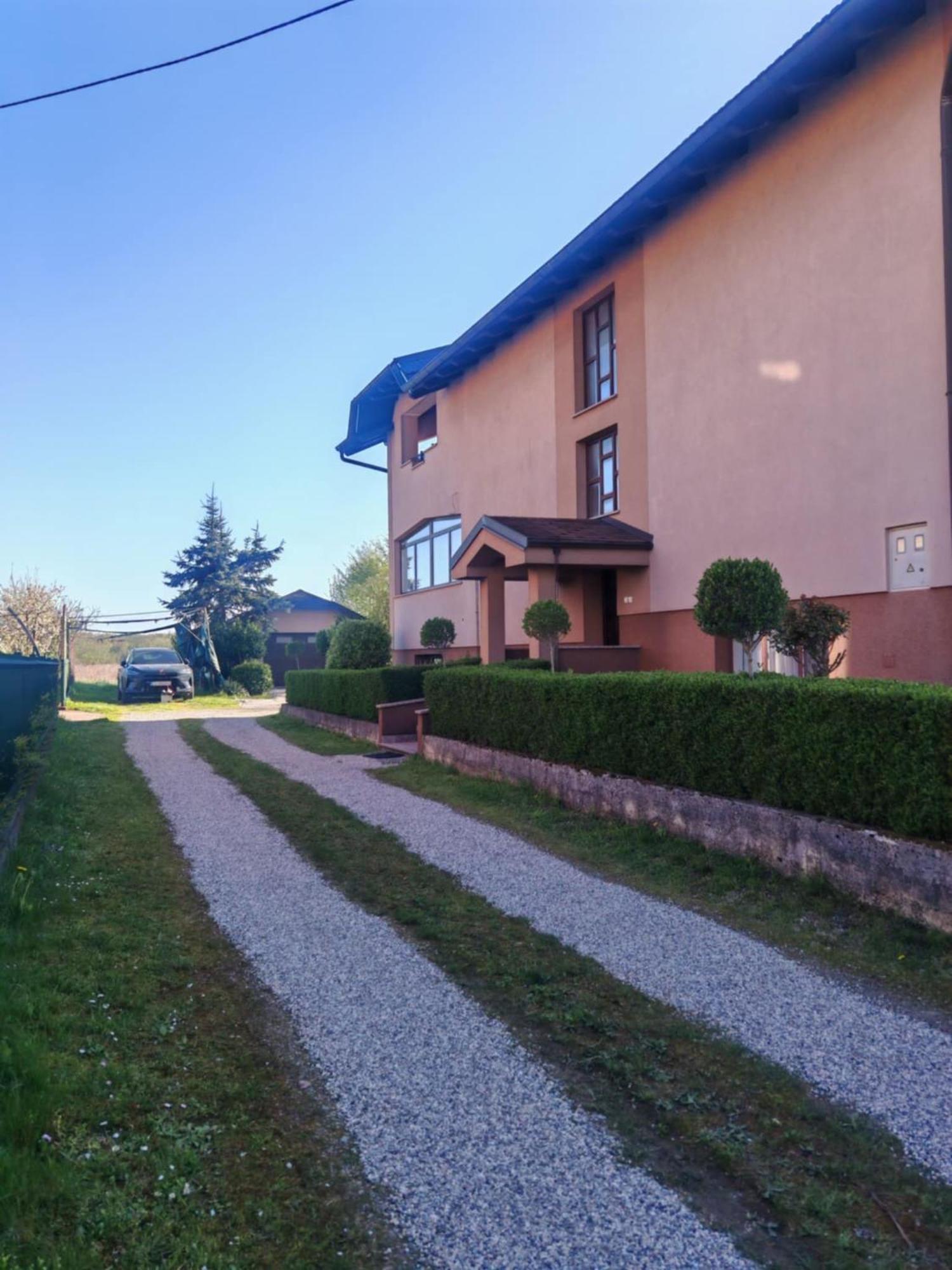 Apartment Kristian Zagreb Airport *