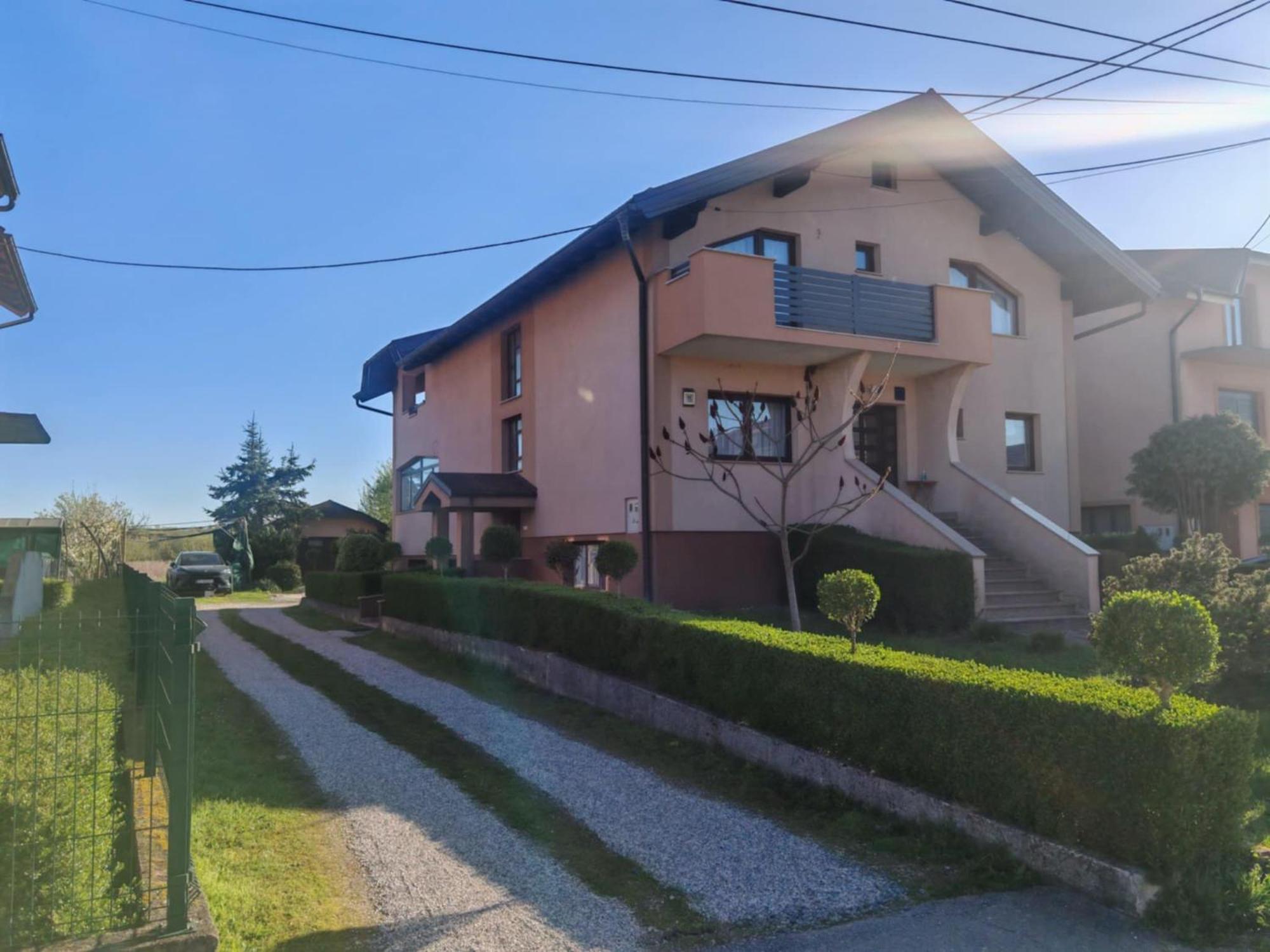 Kristian Zagreb Airport Apartment *
