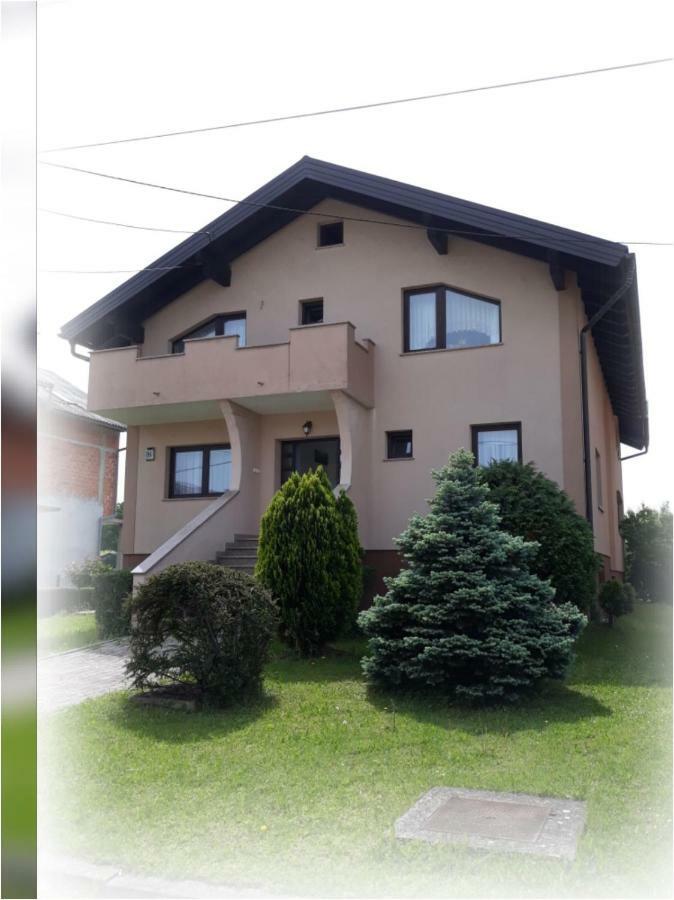 Kristian Zagreb Airport Apartment *